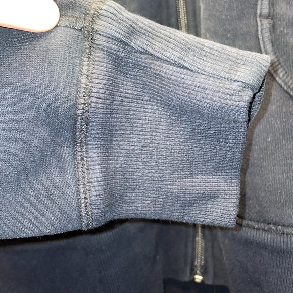 Lululemon black Scuba hoodie for woman size 8. Near mint like new shape lined - Picture 10 of 10